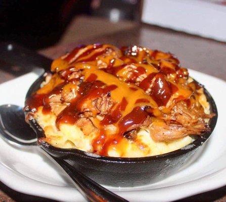 Pulled pork Mac and cheese