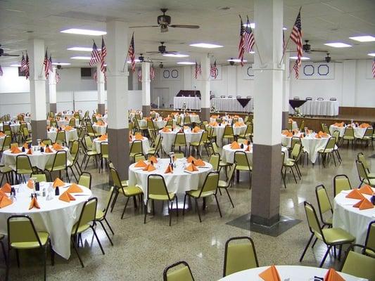 Our dining room features a stage for your head table or master of ceremonies and floor-level seating for your guests.