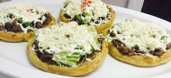 Sopes (optional w/steak,chicken or meatless)