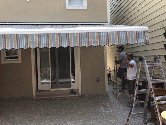 Retractable awnings