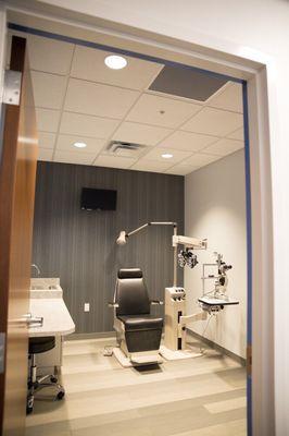 An exam room in our beautiful new facility on 4313 NW 8th Avenue in Gainesville!