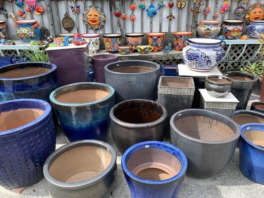 Big pots and colorful decorations