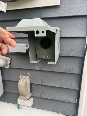 Outdoor NEMA 14-50 outlet receptacle