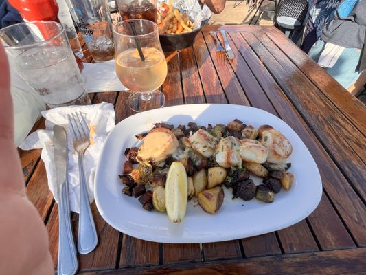 Scallops with Brussels Sprouts, and potatoes in a Spicy Mustard sauce