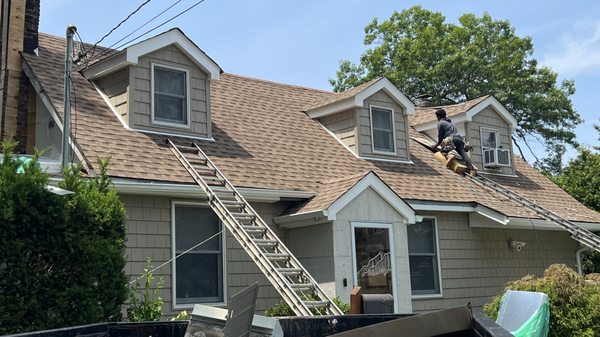 Roof and siding job in N Bellmore