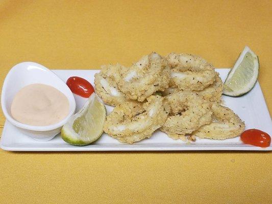 Fried Calamary with pink salsa