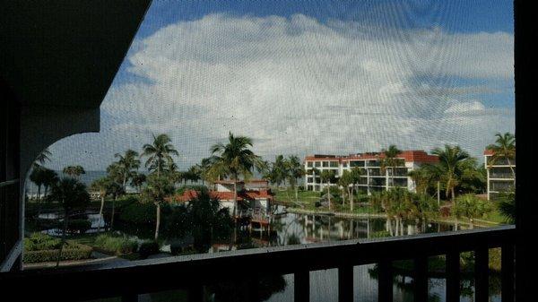 View of complex and ocean from the lanai. The rooms on 3 and 4th floors have best views unless you are on the ocean side.