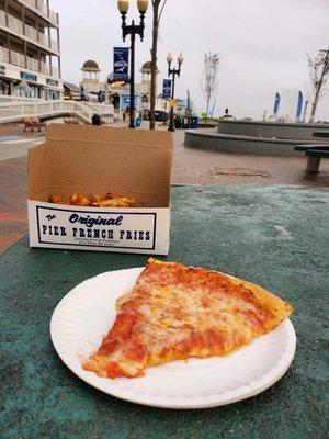 Pier fries an Bills Pizza in Old Orchard