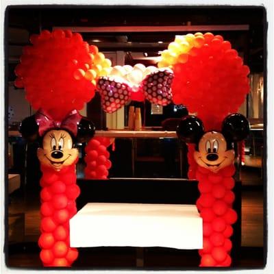 Mini and Mickey balloon arch