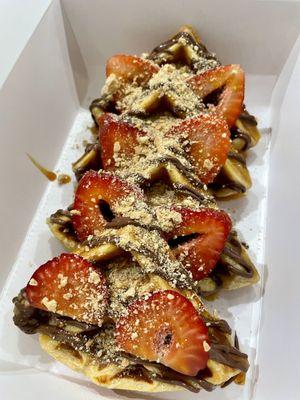 Plant Based Delicious Acai Bowls, Waffles and Donuts, Fresh Juices, No Sugar Added, No Dairy