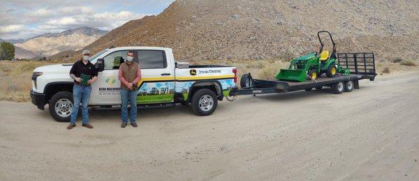 Salesman, Sawyer Reifel and Kern Machinery rep, Trent Goehring. Making delivery in the high desert mountains.