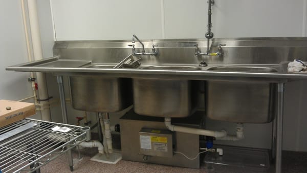 3 COMPARTMENT COMMERCIAL SINK