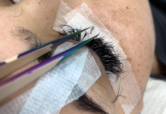 HEALTHY GROWTH | Lash extensions are NOT bad for your lashes. They just have to be applied properly by a licensed professional.