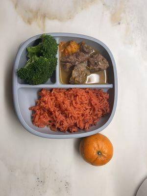 Beet's rice, stew meat with bell peppers and steamed broccoli