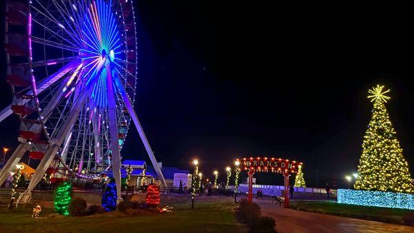 Branson Farris Wheel and Christmas Tree