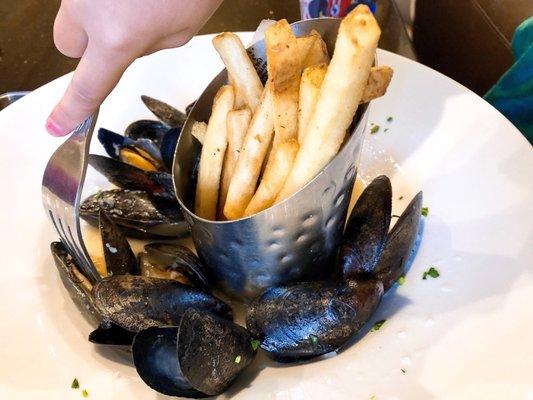 Mussels and fries