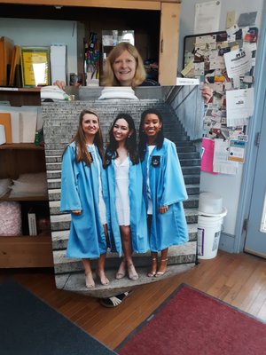 Huge banner done for three college graduates! Congrats, girls!