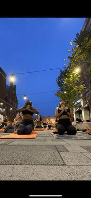 Outdoor yoga hosted by Yoga Mechanics