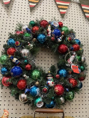 Loved this wreath! Out of my budget but so cool!