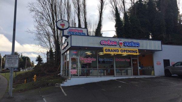 Grand Opening ~ New ice cream flavors and new menu items.  Get your free samples !!