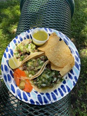 3 tacos de carne asada con todo, salsa verde & complimentary chips & salsa