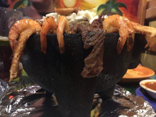 El Molcajete yummy!!!!!