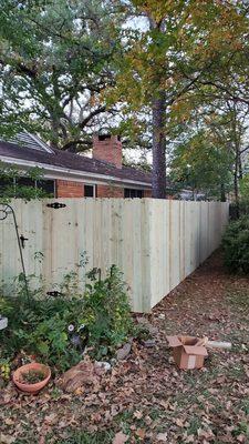 6ft pine fence w gate.