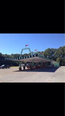 Minnie Mae's Burgers and Shakes ,(formerly Billy's Burgers) has undergone an updated look ! Check us out!