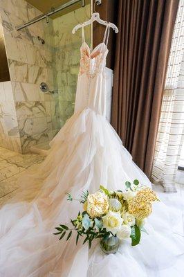 Wild side bridal bouquet and dress