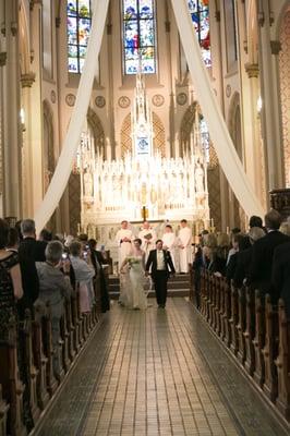 Wedding Ceremony (photo: Robin McKerrell Photography)