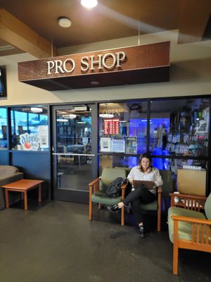 Pro shop/food