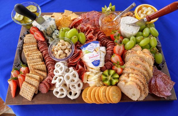 Festive charcuterie platter for wine tasting party!