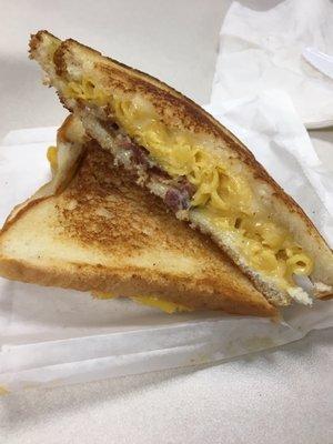 Mac and Cheese Grilled Cheese with Bacon