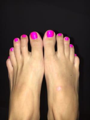 I love my toenails. Such a fun, bright color. I love their polish options!