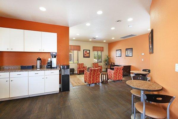 Leasing office with kitchen and coffee service