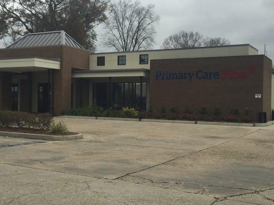 Slightly closer up view of the outside of Primary Care Plus on Perkins Road in Baton Rouge