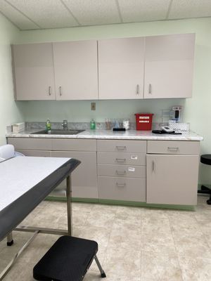 Clean, spacious patient room