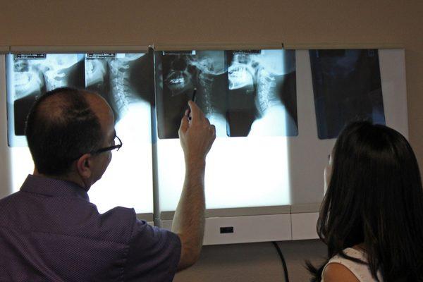 Explaining x-rays to patients is common practice