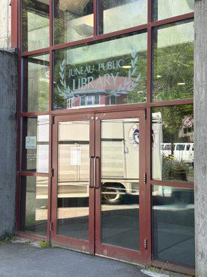 Library Entrance to the elevator