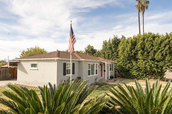 This exterior remodel included a new paint job giving the home a new modern look. Grey is a popular color when it comes to exterior painting