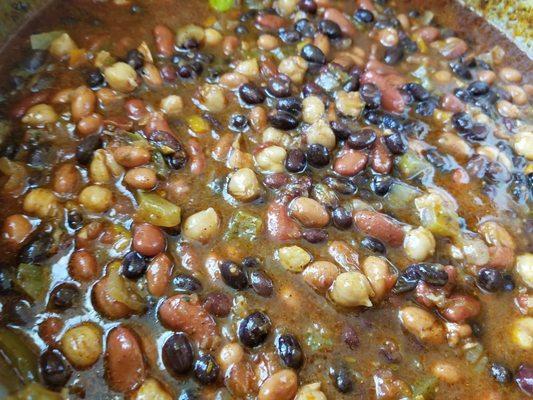 Vegan Chili with 4 beans.