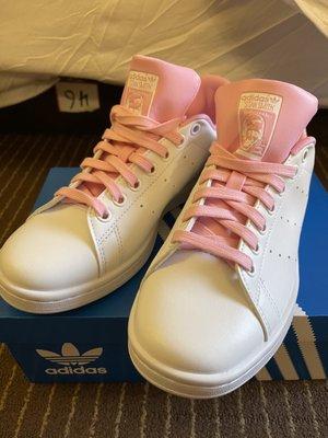 Last pair of these cute Stan smiths shoes!