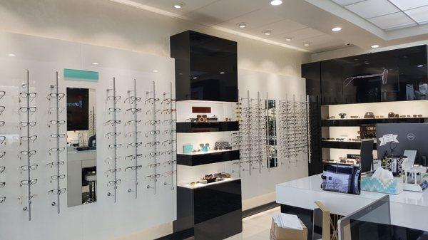 The frames ranges from casual to sleek and even signature brands.