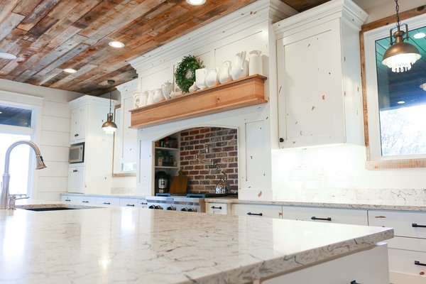 Modern Farmhouse Kitchen. Lake Creek - Heber City, UT