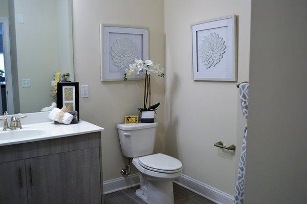 Aspen Regency Apartment Rentals Interior: 1 & 2 Bathroom Units Available