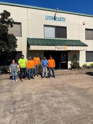 The Living Earth Missouri City team is ready to help you with your organic mulch, soil and compost needs!