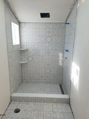 Linear drain shower