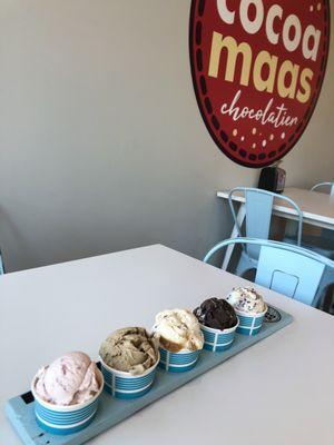 Ice cream flight (Strawberry, Cappuccino Break, Praline Pecan, Zoreo, Fat Elvis)