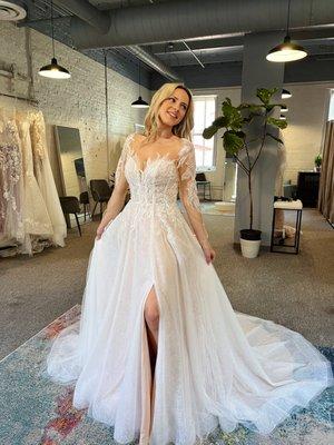 A-Line Court Train Sparkle Lace Wedding Dress CW3003
SELINA