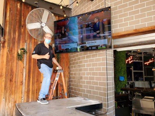 Outdoors TV Wall-Mount